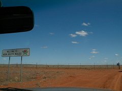 dingo fence.jpg (6696 bytes)